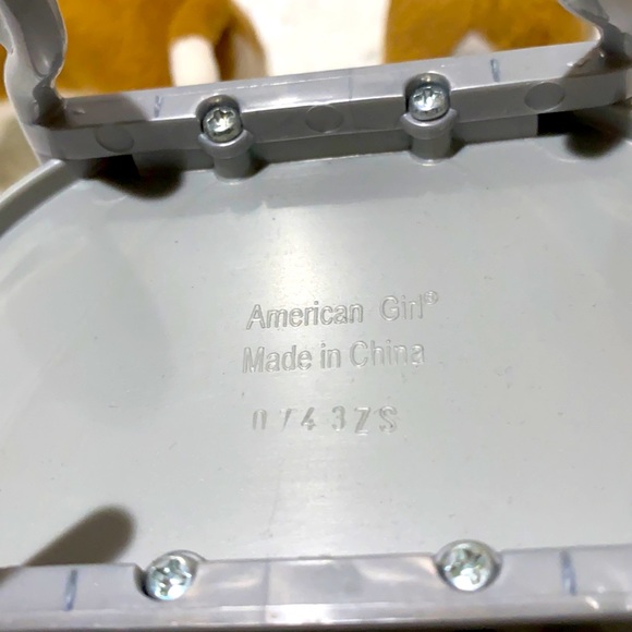 American Girl Dogs & Table. Bulldog & Dachshund. . - Picture 6 of 16